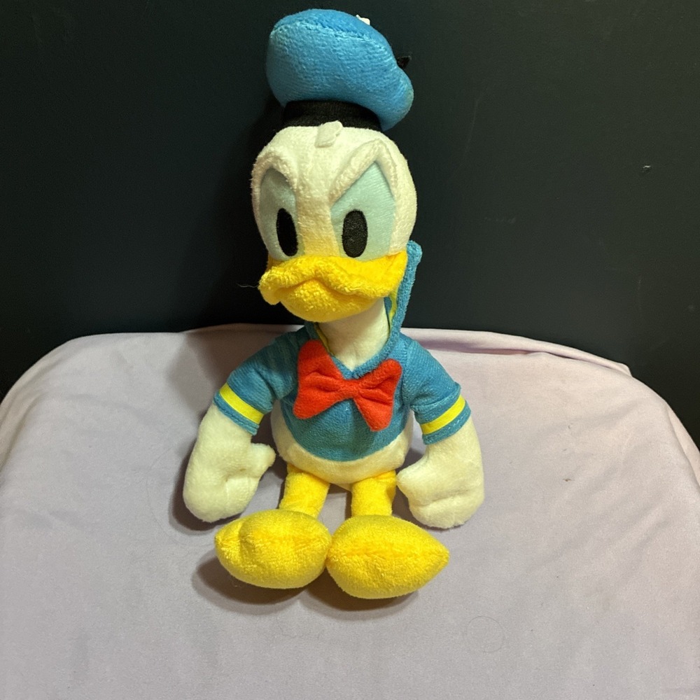 VINTAGE DISNEY JUST  PLAY CUTE SMALL DONALD DUCK PLUSH TOY